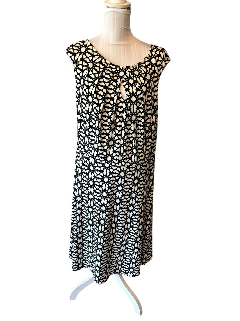 WISP Woman Dress Size 16W Black & White Patterned